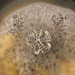 Silver ladder style brooch with screws back earrings Guc